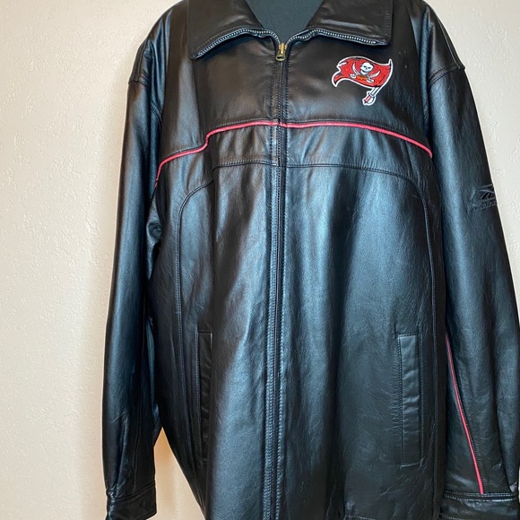 NFL Tampa bay buccaneers leather jacket - Picture 2 of 10